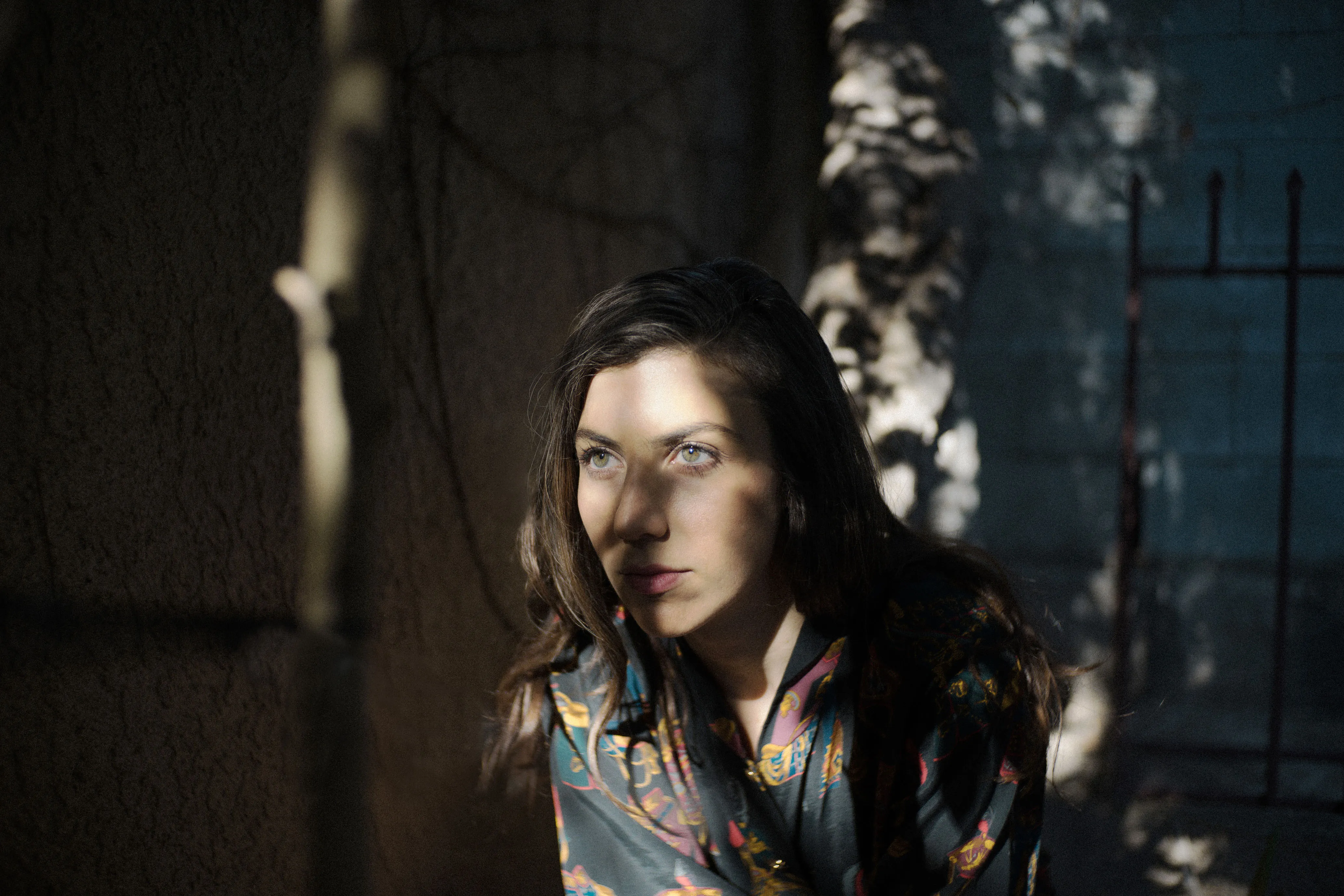 Julia Holter on Inside the Dogghouse
