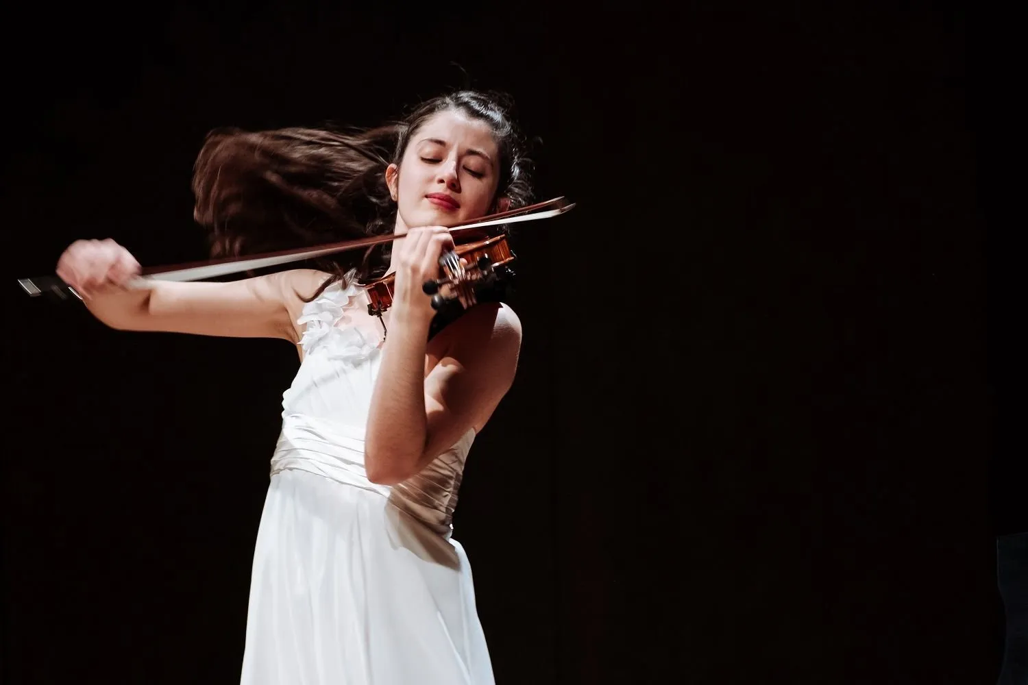 2021 Menuhin Competition Winner María Dueñas on Dreams, Music, and Boston Debut